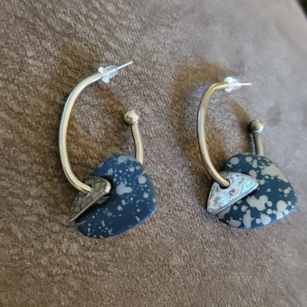VTG Geometric Heart Hoop Earrings